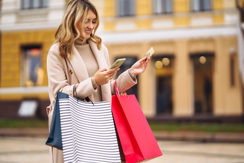 Credit Card Vs Cash Which to Use and Why [2023] The Money Manual